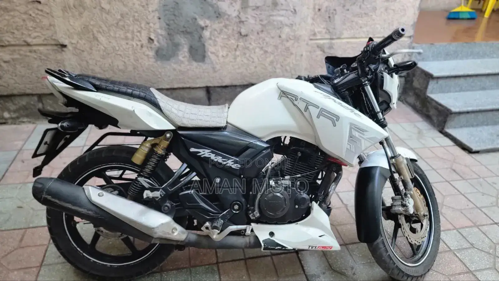 TVS Apache 180 RTR 2017 White