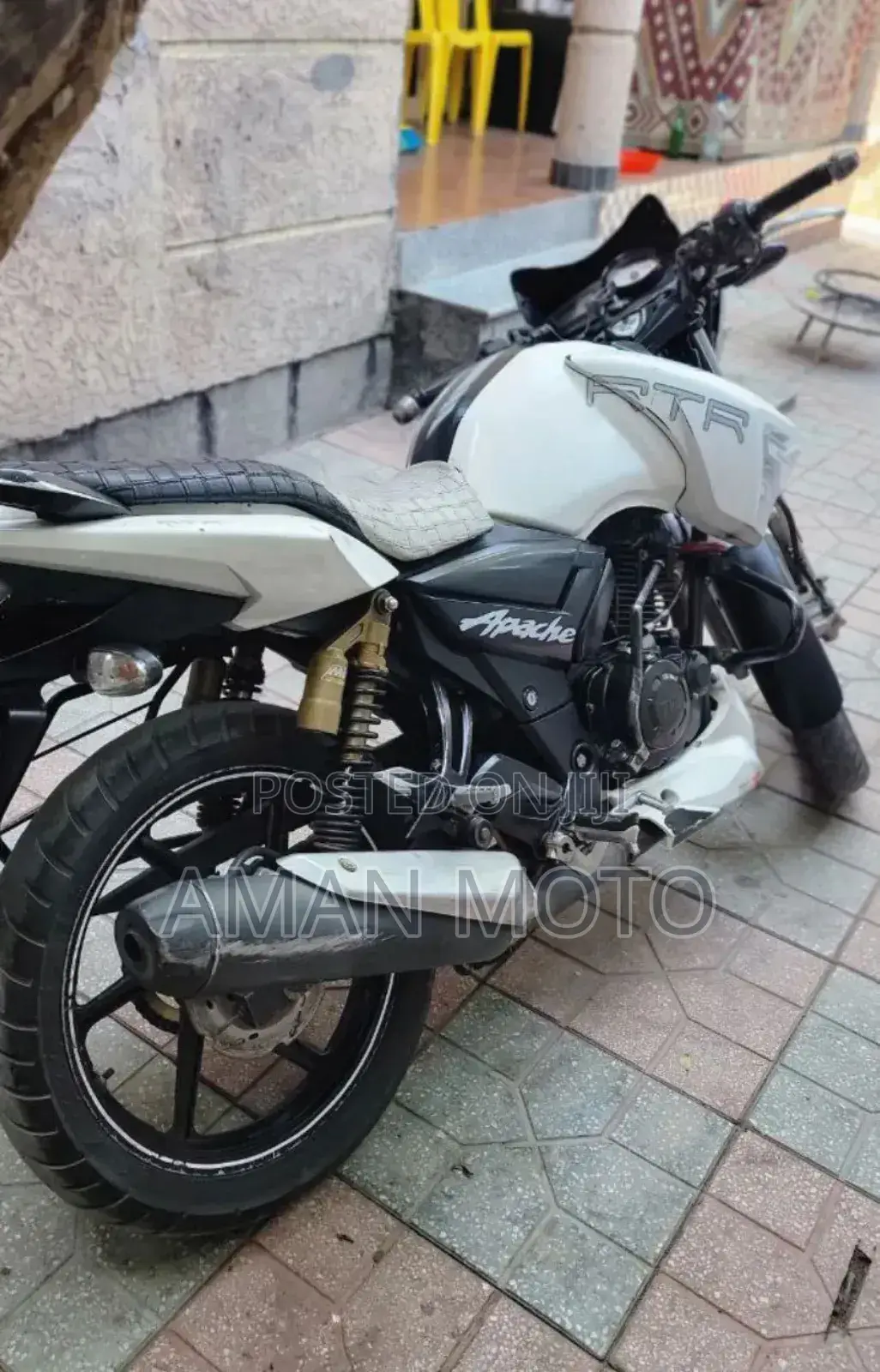 TVS Apache 180 RTR 2017 White