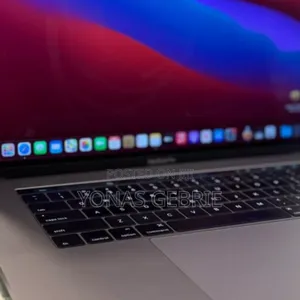 New Laptop Apple MacBook 2016 16GB Intel Core I7 SSD 256GB