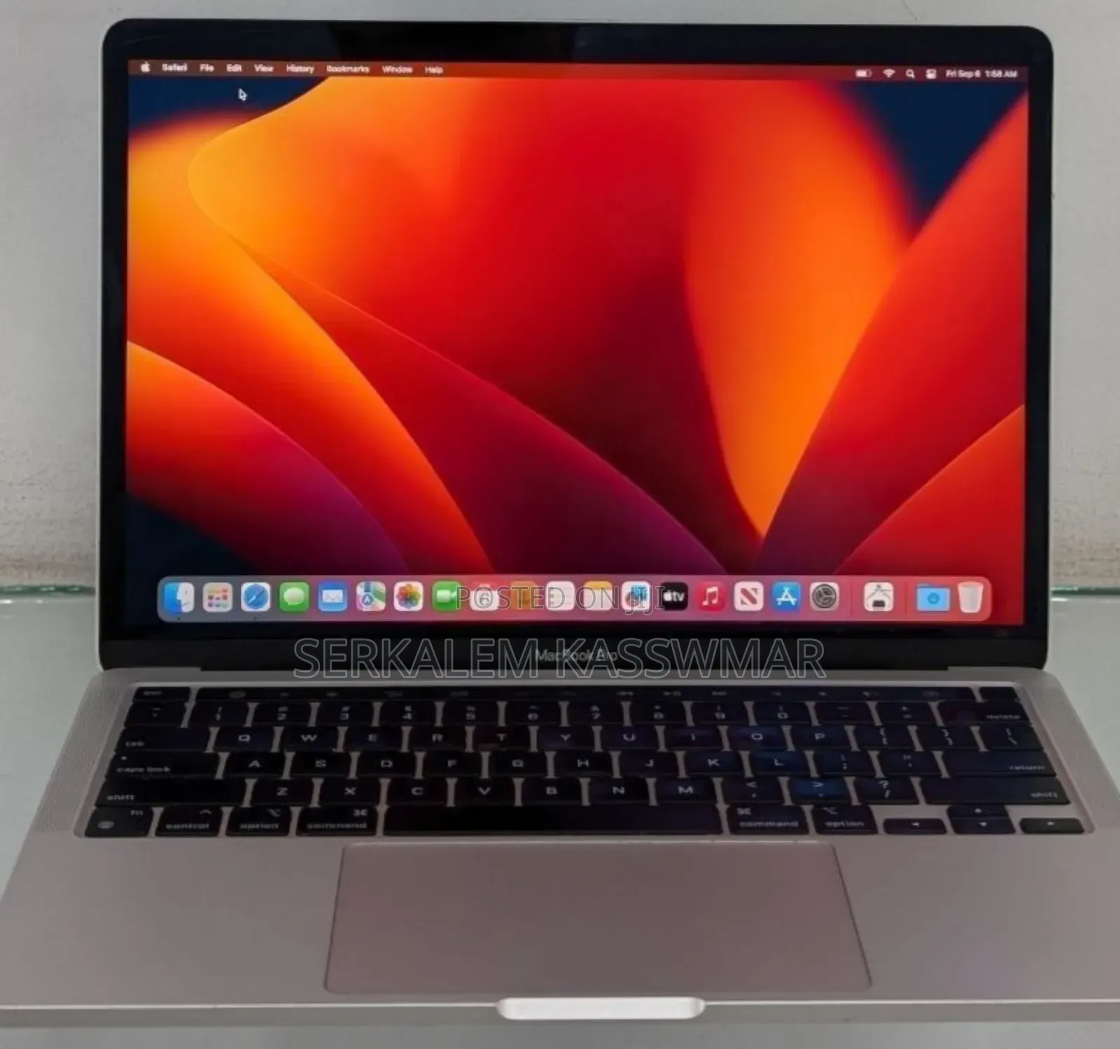 New Laptop Apple MacBook Pro 2022 M2 8GB Apple M2 SSD 256GB