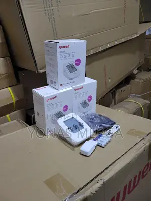 Blood Pressure Monitor郤曾power Supply: 220-240v or 4 Batteries(Aa 1.5v)