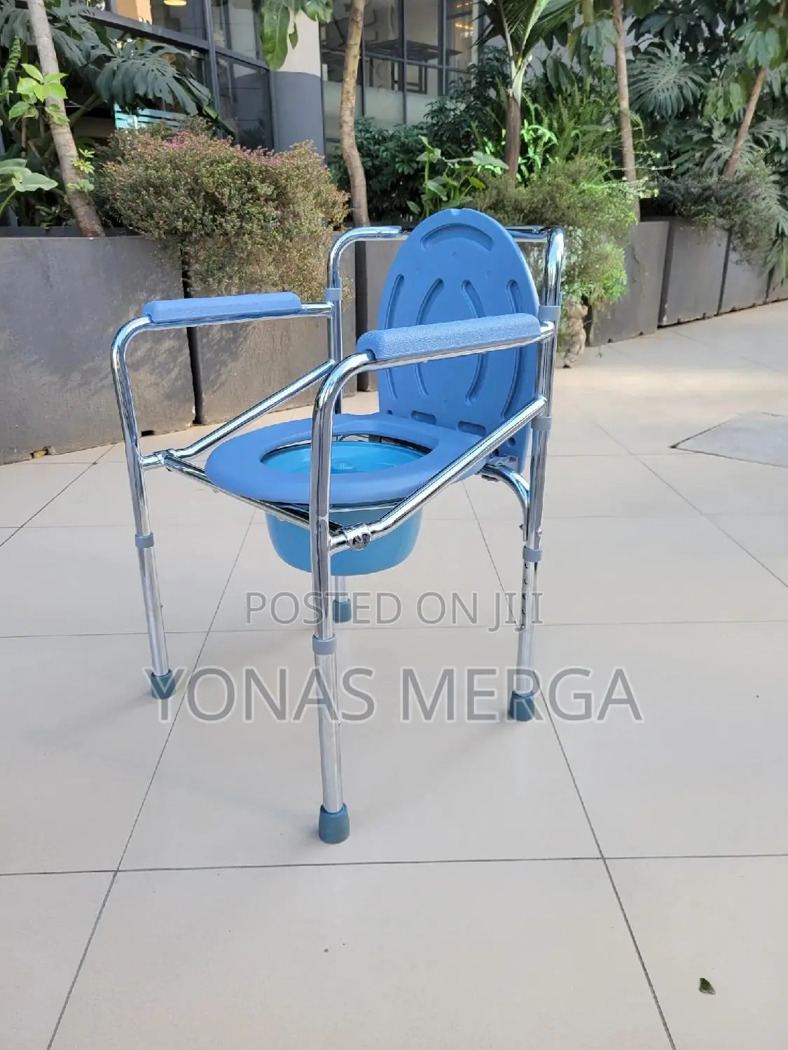 Commode Chair哥𣁋with Pot Bucket度疇caregivers and Families Needing