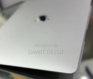 New Laptop Apple MacBook Air 2020 M1 8GB Apple M1 SSD 256GB