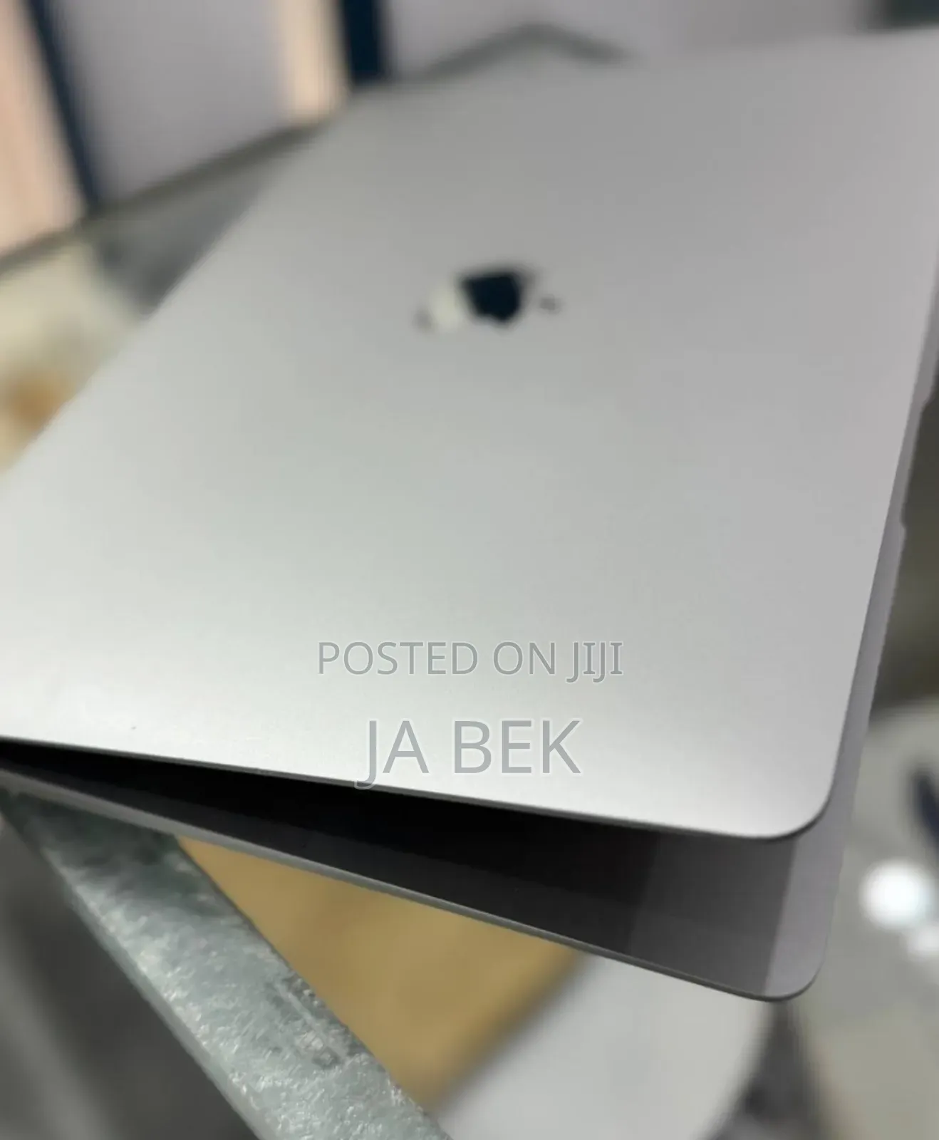 New Laptop Apple MacBook Air 2020 M1 8GB Apple M1 SSD 256GB