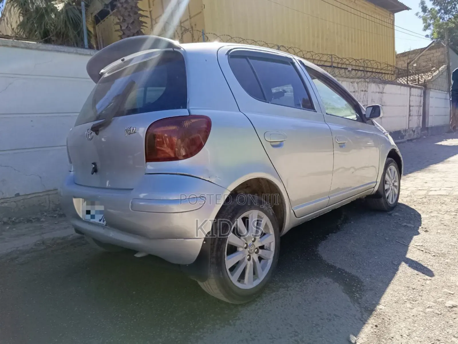 Toyota Vitz 2002 Silver