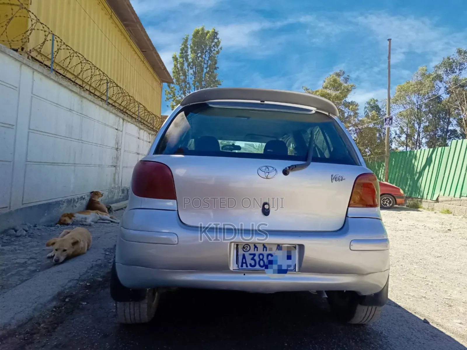 Toyota Vitz 2002 Silver