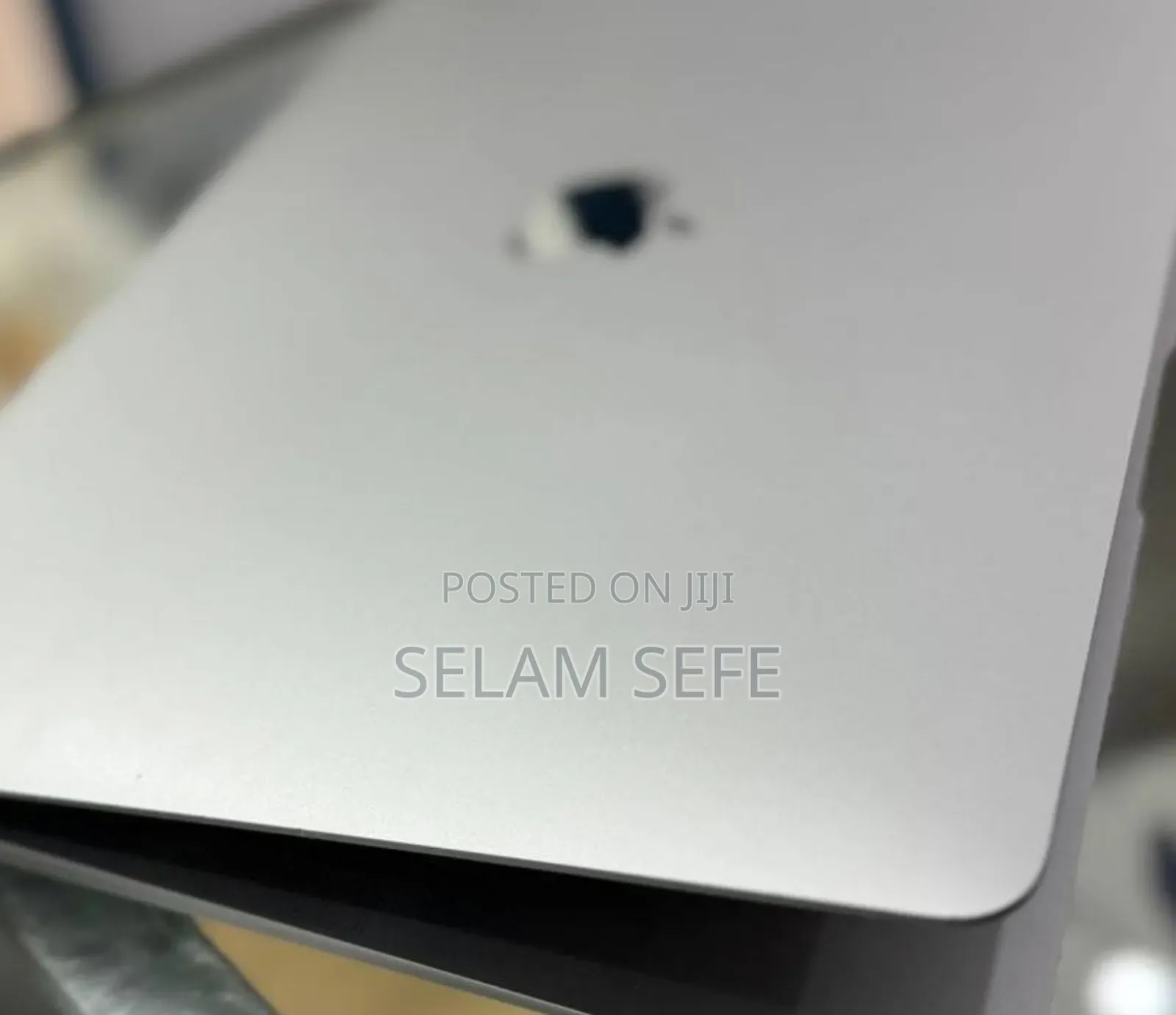 New Laptop Apple MacBook Air 2020 8GB Apple M1 SSD 256GB