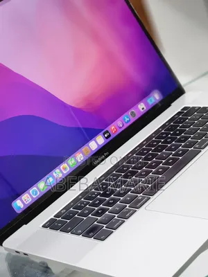 New Laptop Apple MacBook Pro 2019 16GB Intel Core I7 SSD 512GB