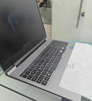 New Laptop HP OmniBook 7 14" 16GB Intel Core I7 SSD 512GB