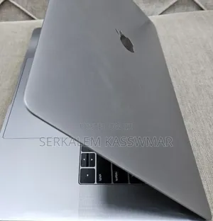 New Laptop Apple MacBook Pro 2019 16GB Intel Core I9 SSD 512GB