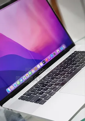 New Laptop Apple MacBook Pro 2019 16GB Intel Core I7 SSD 512GB