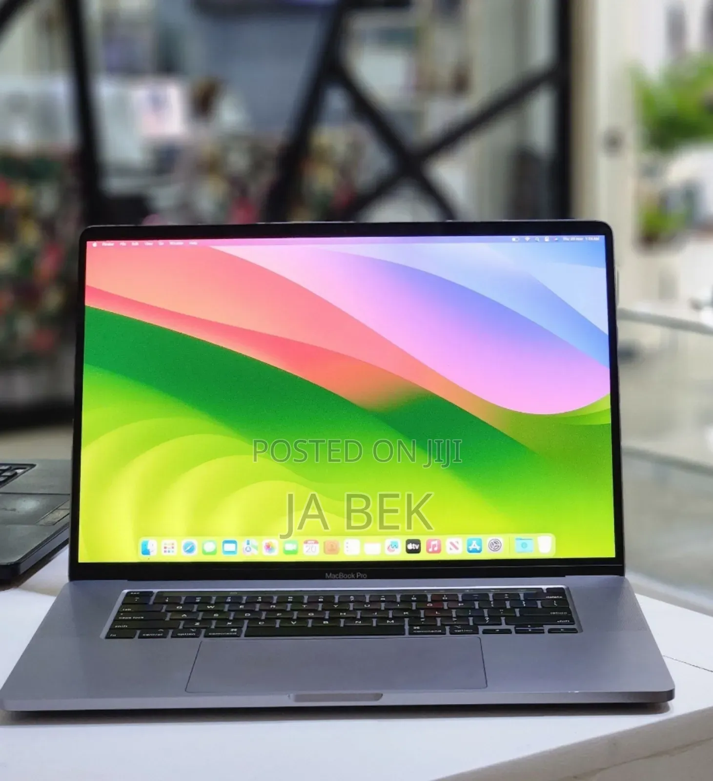 New Laptop Apple MacBook Pro 2019 32GB Intel Core I9 SSD 2T