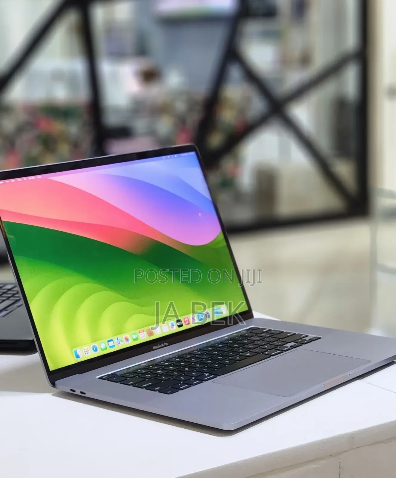 New Laptop Apple MacBook Pro 2019 32GB Intel Core I9 SSD 2T