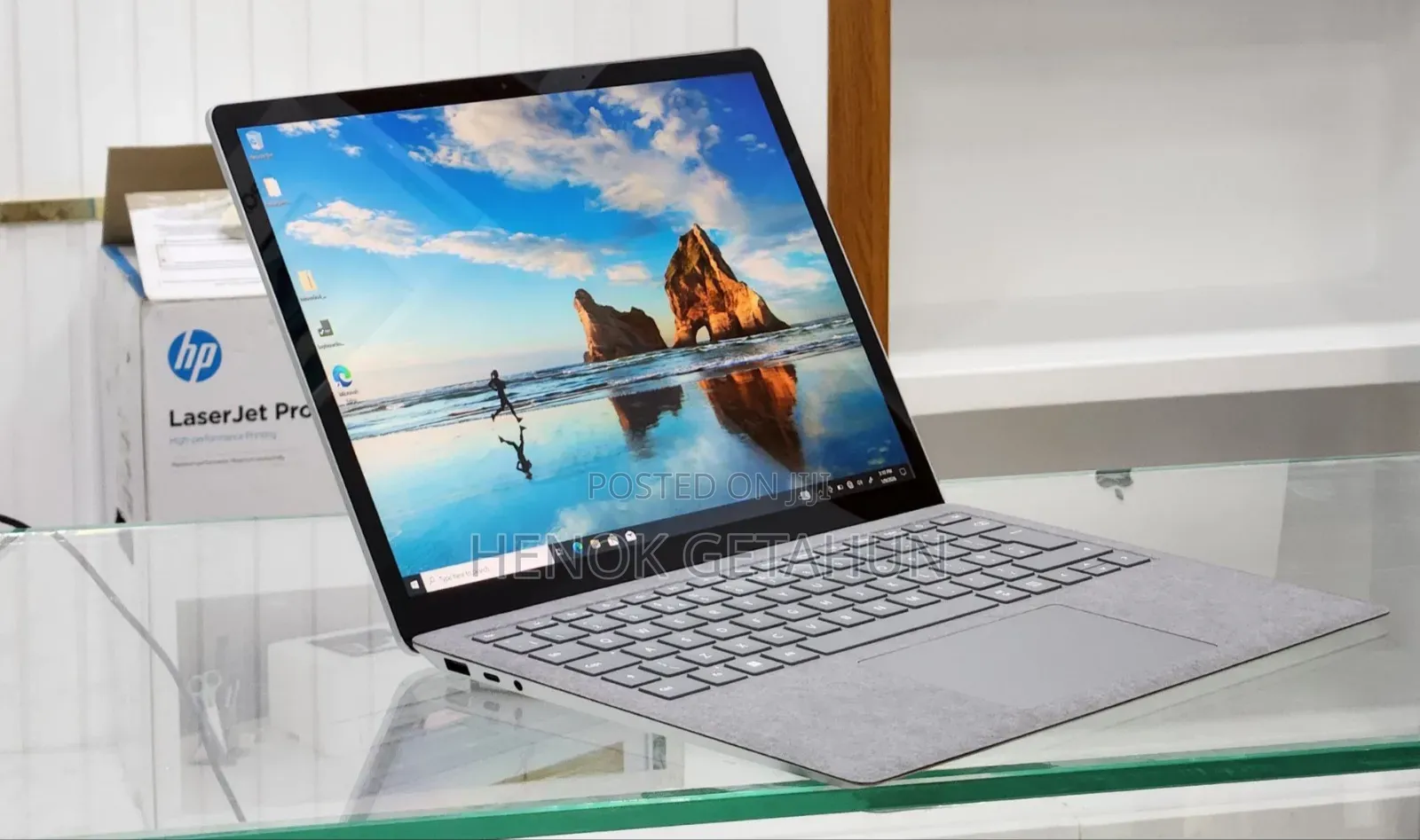 New Laptop Microsoft Surface 16GB Intel Core I7 SSD 256GB