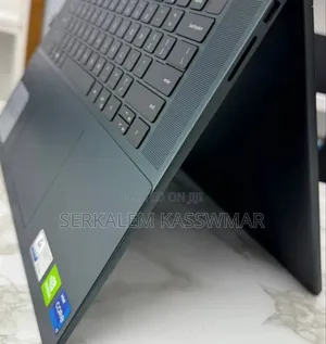 New Laptop Dell Inspiron 16 5620 16GB Intel Core I7 SSD 512GB
