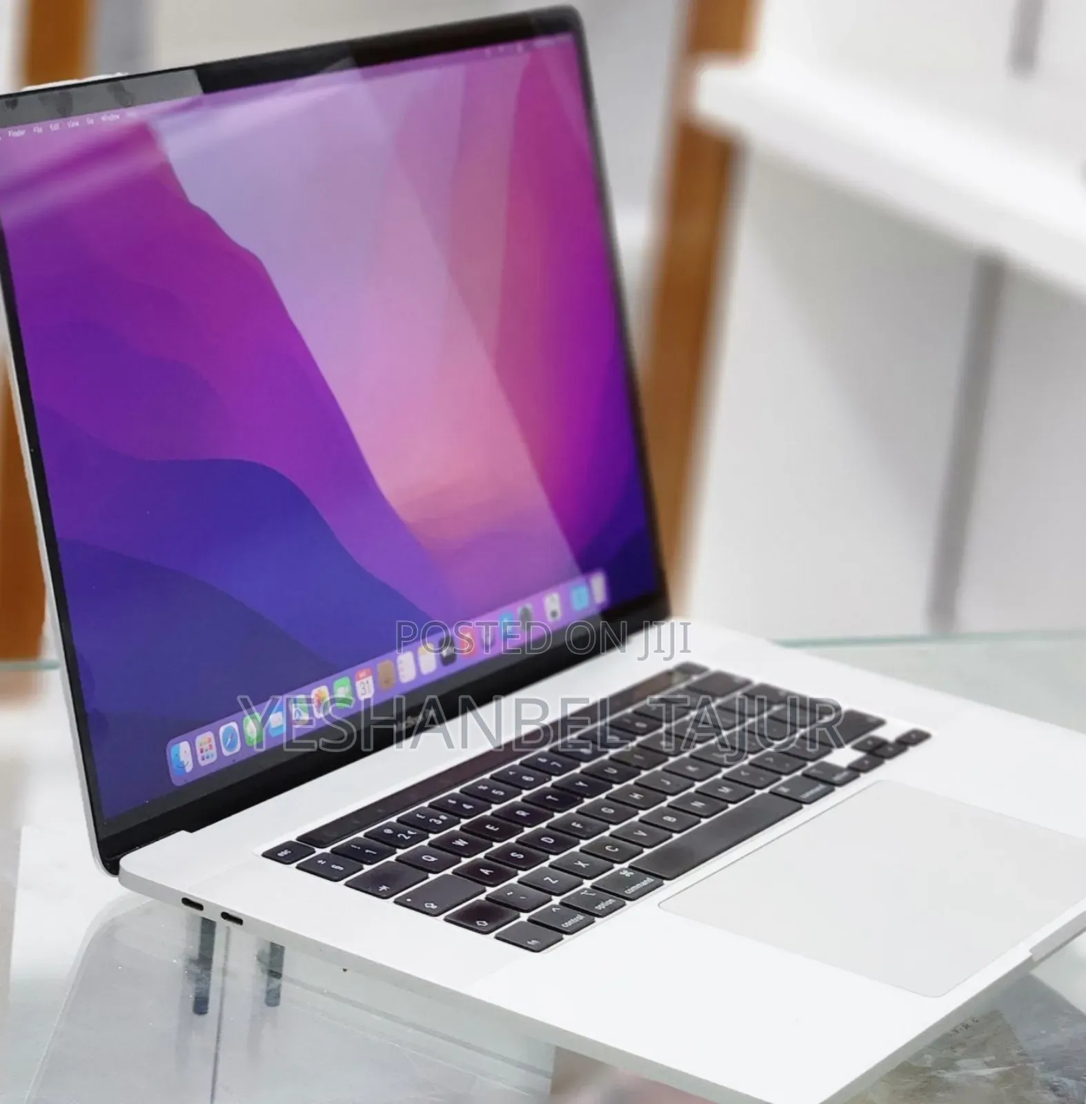 New Laptop Apple MacBook Pro 2019 16GB Intel Core I7 SSD 512GB