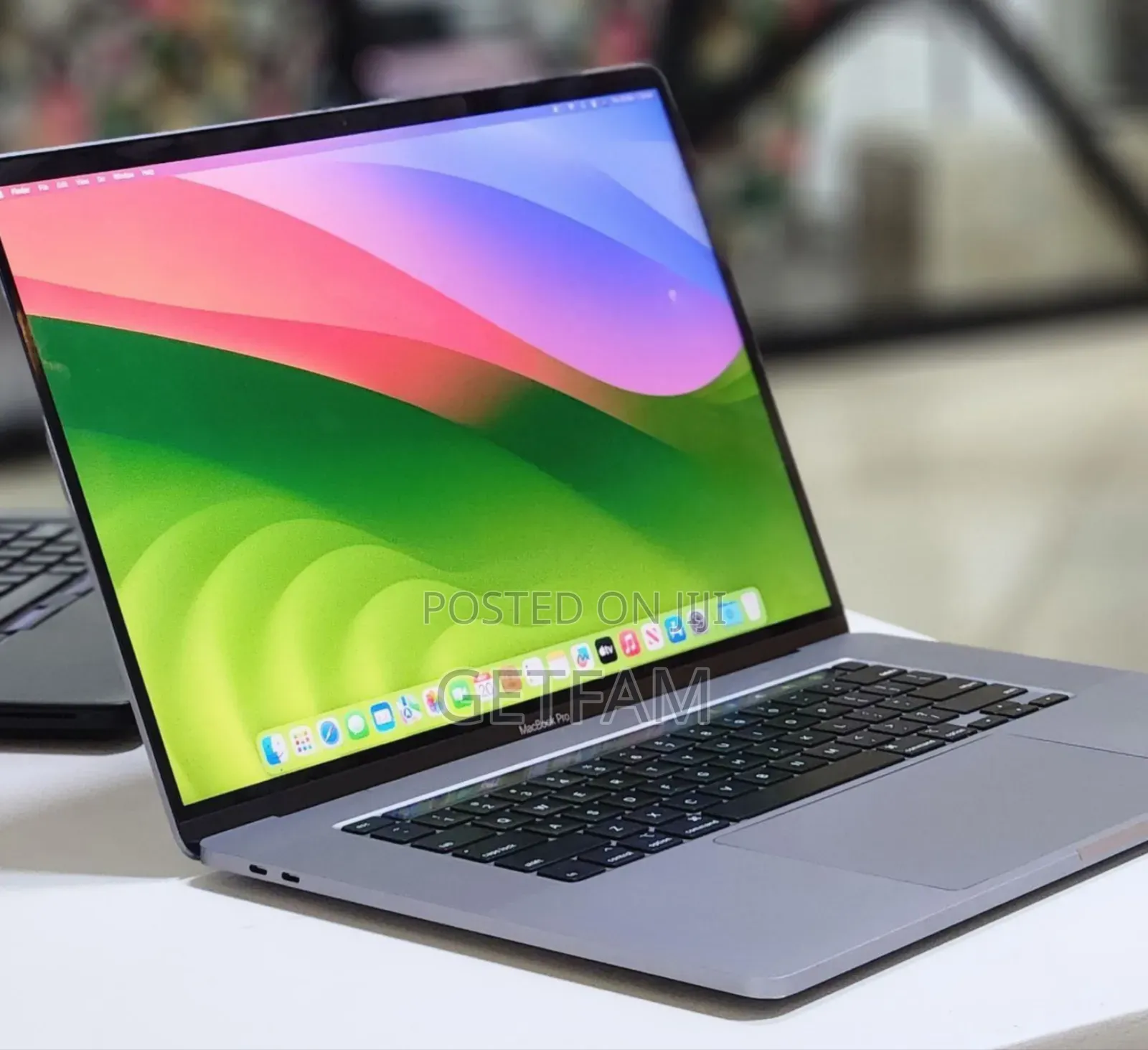 New Laptop Apple MacBook Pro 2019 4GB Intel Core I9 SSD 2T