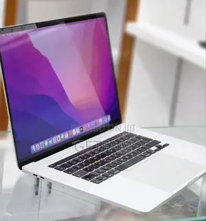 New Laptop Apple MacBook Pro 2019 8GB Intel Core I7 SSD 1T