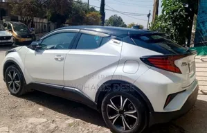 Toyota C-HR 2022 Off white
