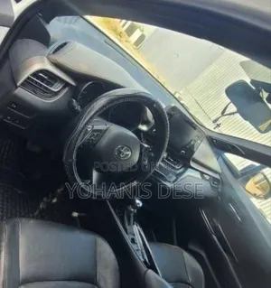 Toyota C-HR 2022 Off white