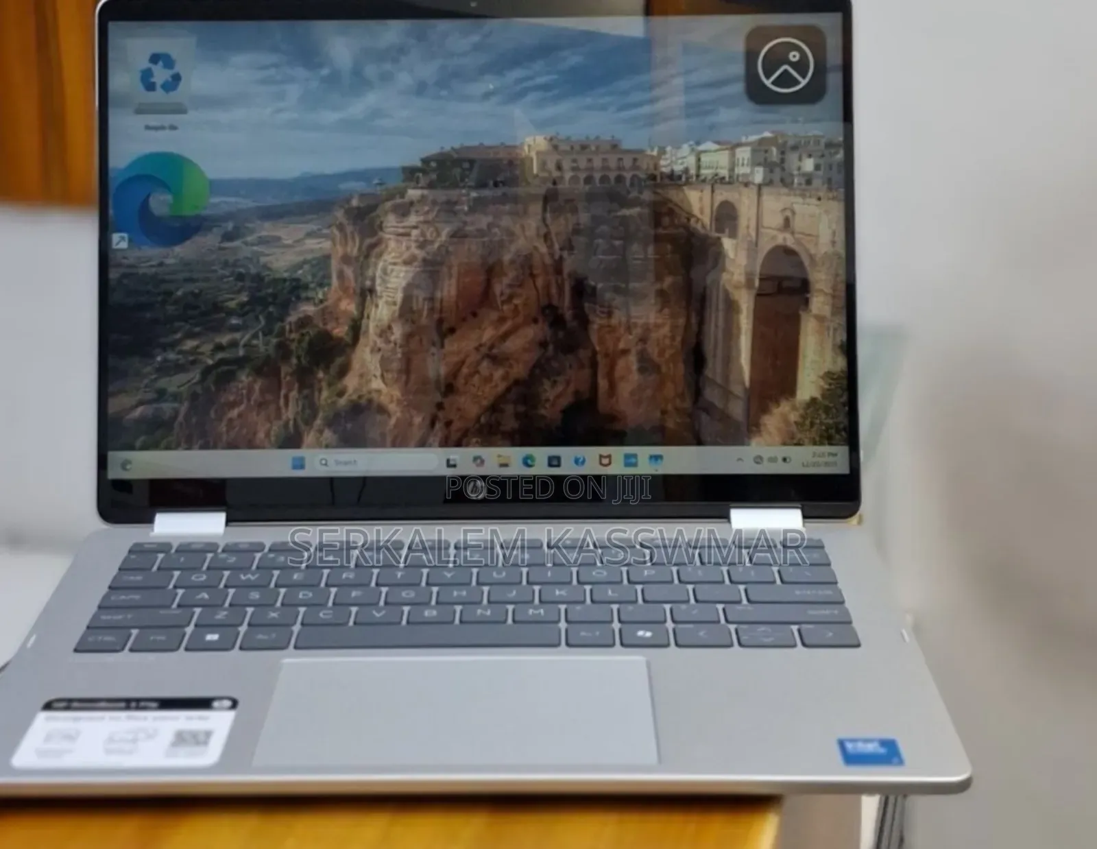 New Laptop HP OmniBook 5 Flip 16GB Intel Core I7 SSD 512GB