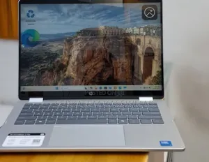 New Laptop HP OmniBook 5 Flip 16GB Intel Core I7 SSD 512GB