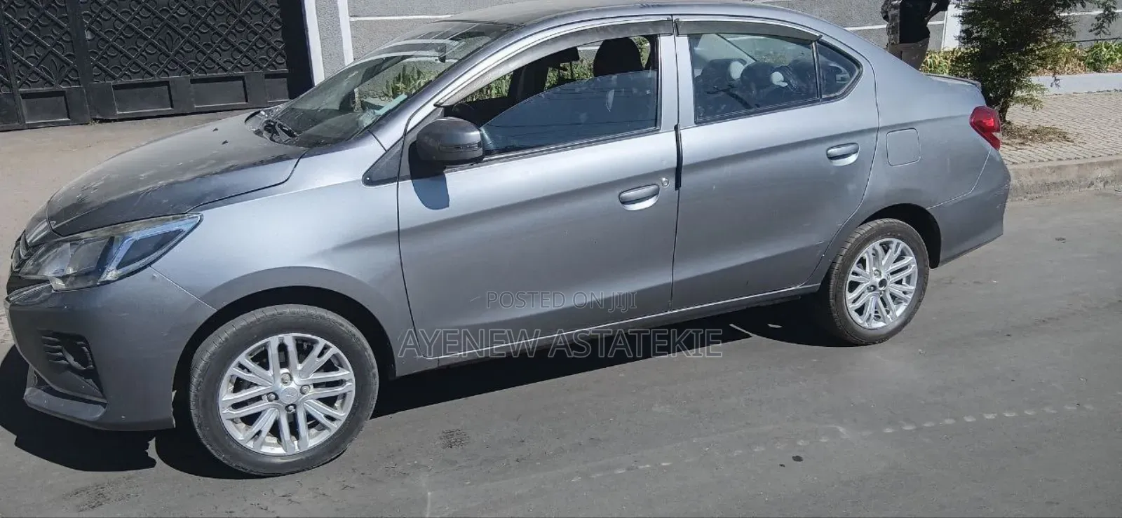 Mitsubishi Attrage 2022 Silver