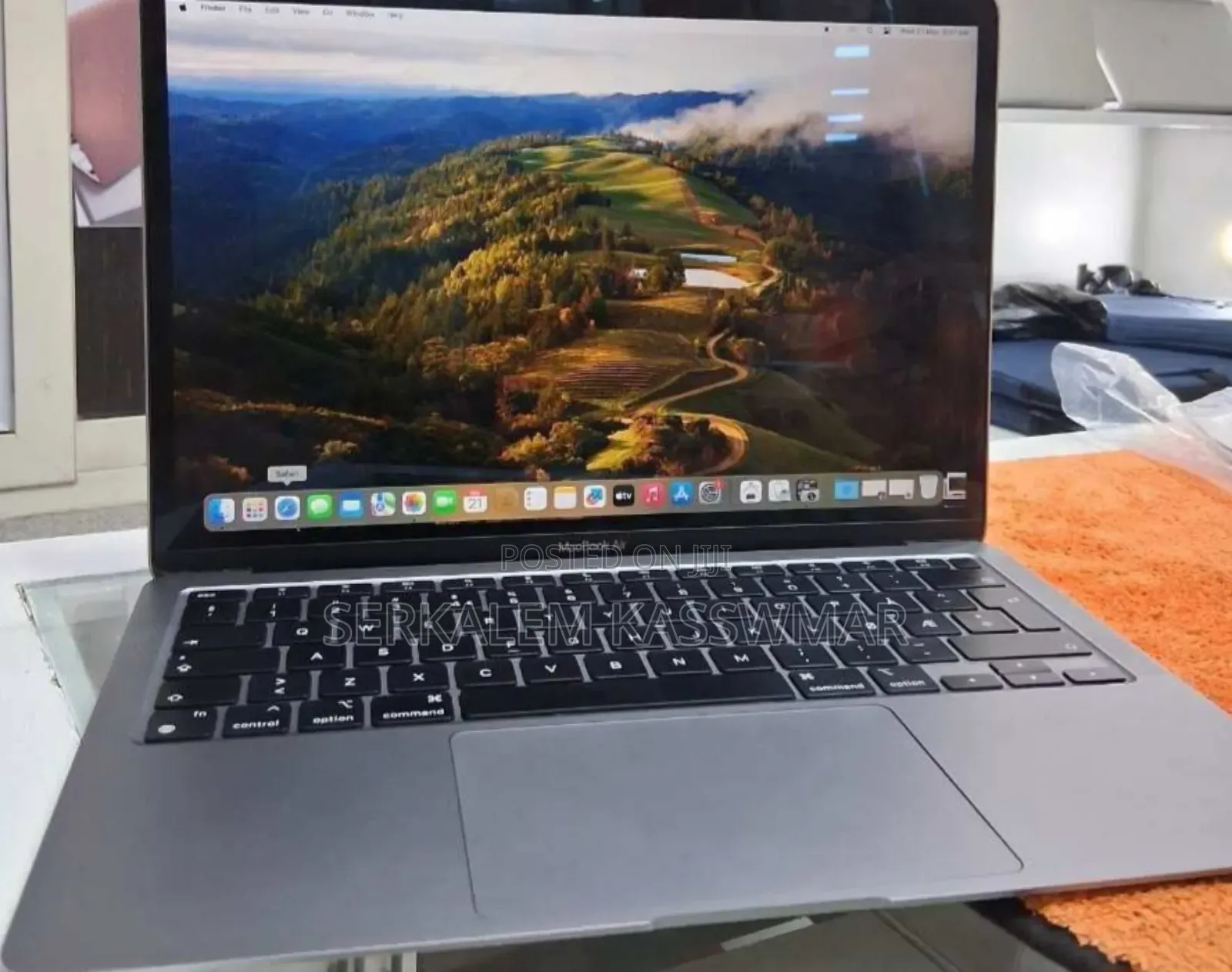 New Laptop Apple MacBook Air 2020 M1 8GB Apple M1 SSD 256GB