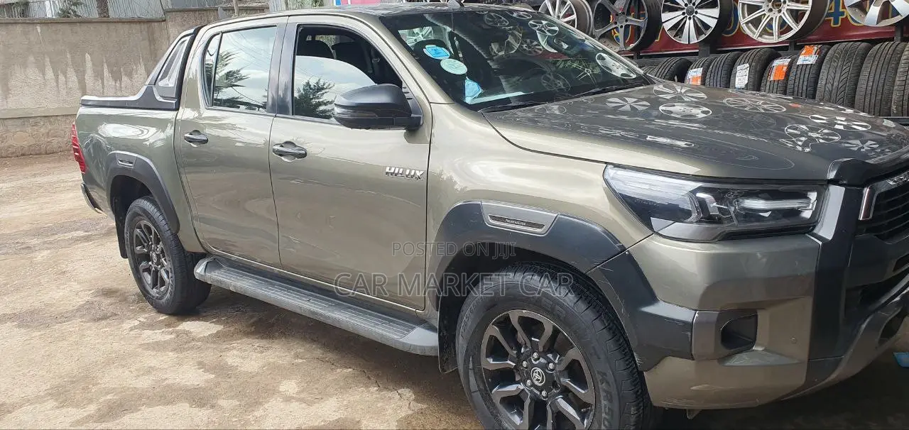 Toyota Hilux Revo Double Cab Deisel 2.8 AWD 2022 Green