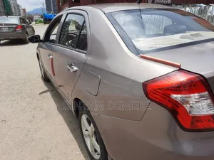 Lifan 530 1.3 2015 Brown