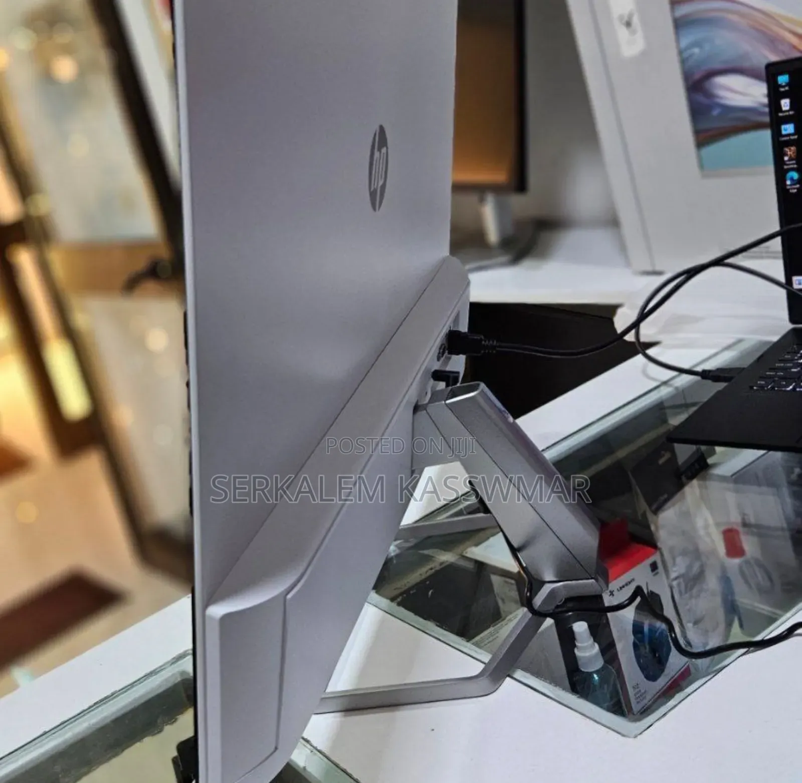 1brand New White Monitor Quantity Available Hp 27"