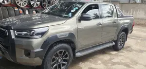 Toyota Hilux Revo Double Cab Deisel 2.8 AWD 2022 Green