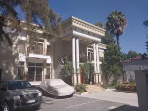 8bdrm Villa in Bole for rent