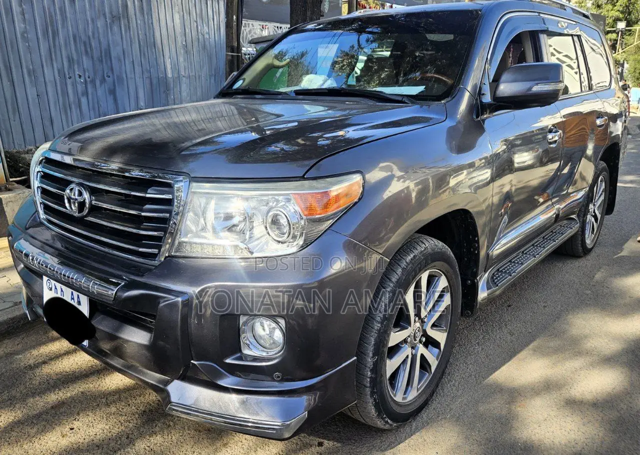 Toyota Land Cruiser 2015 Gray