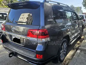 Toyota Land Cruiser 2015 Gray