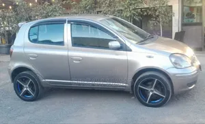 Toyota Yaris 2004 Gray