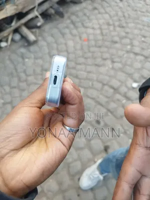 New Apple iPhone 16e 512 GB Blue