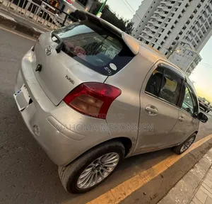 Toyota Yaris 2009 Silver