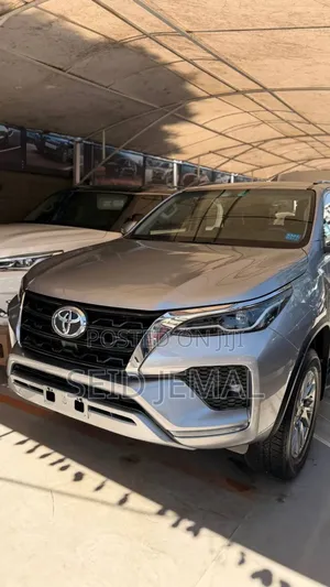 Toyota Fortuner 2023 Black
