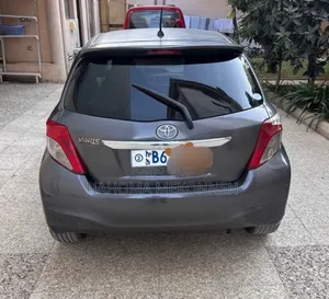 Toyota Yaris 2012 Gray