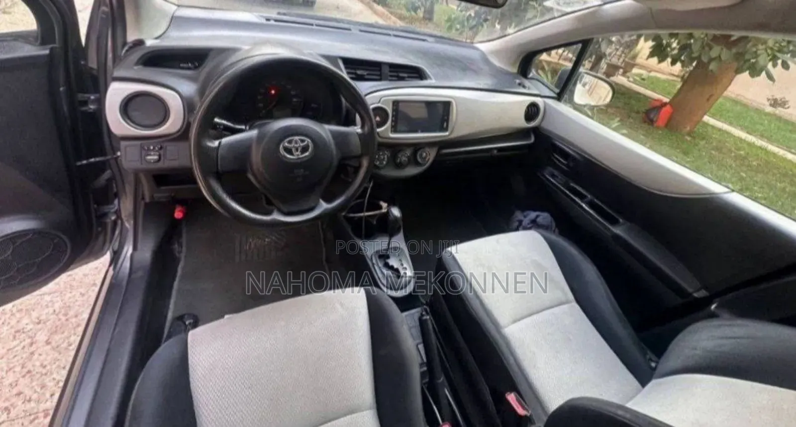 Toyota Yaris 2012 Gray