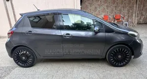 Toyota Yaris 2012 Gray
