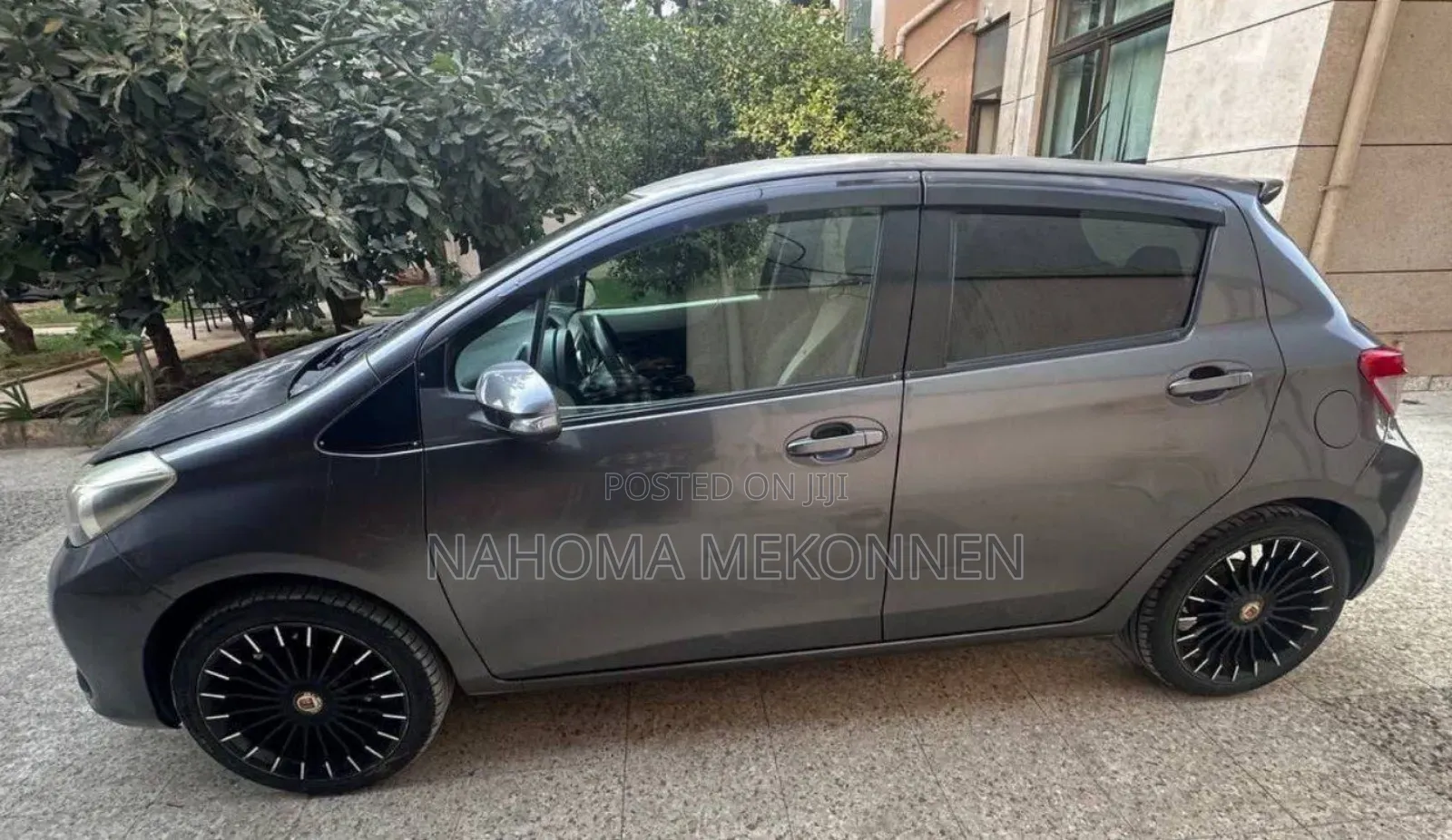 Toyota Yaris 2012 Gray