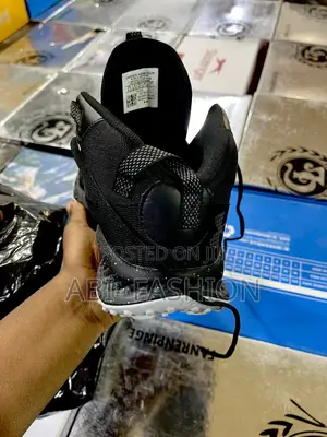 Under Armour Boots Mens Shoe Black