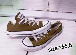 ንፁህ Uk ቦንዳ ጫማዎች