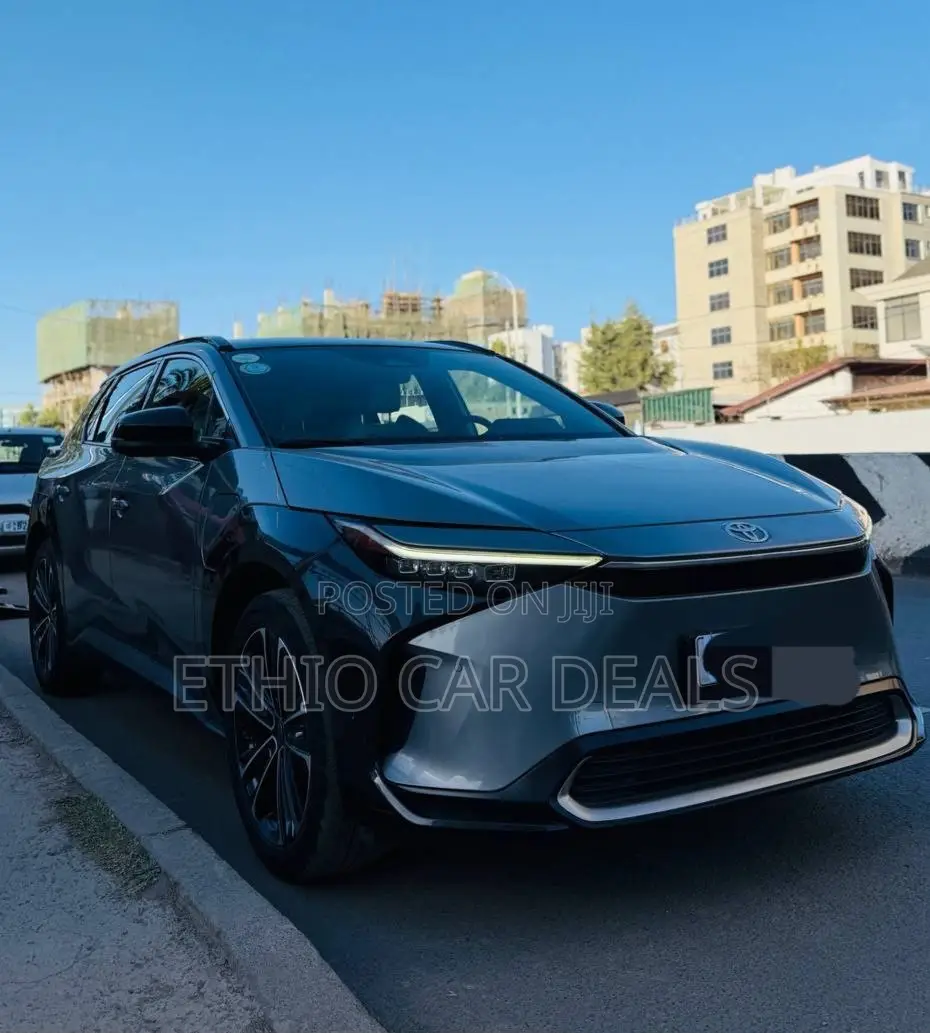 Toyota bZ4X 71.4 kWh FWD 2023 Gray