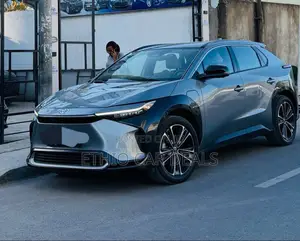 Toyota bZ4X 71.4 kWh FWD 2023 Gray