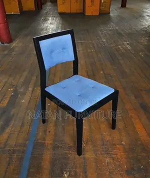 ለካፌ ለሬስሮራንት ለሆቴሎች ለተለያዩ አገልግሎቶች የሚሆሉ የሚያማምሩ ወንበሮች በተለያዩ ዲዛይን እና ከለር