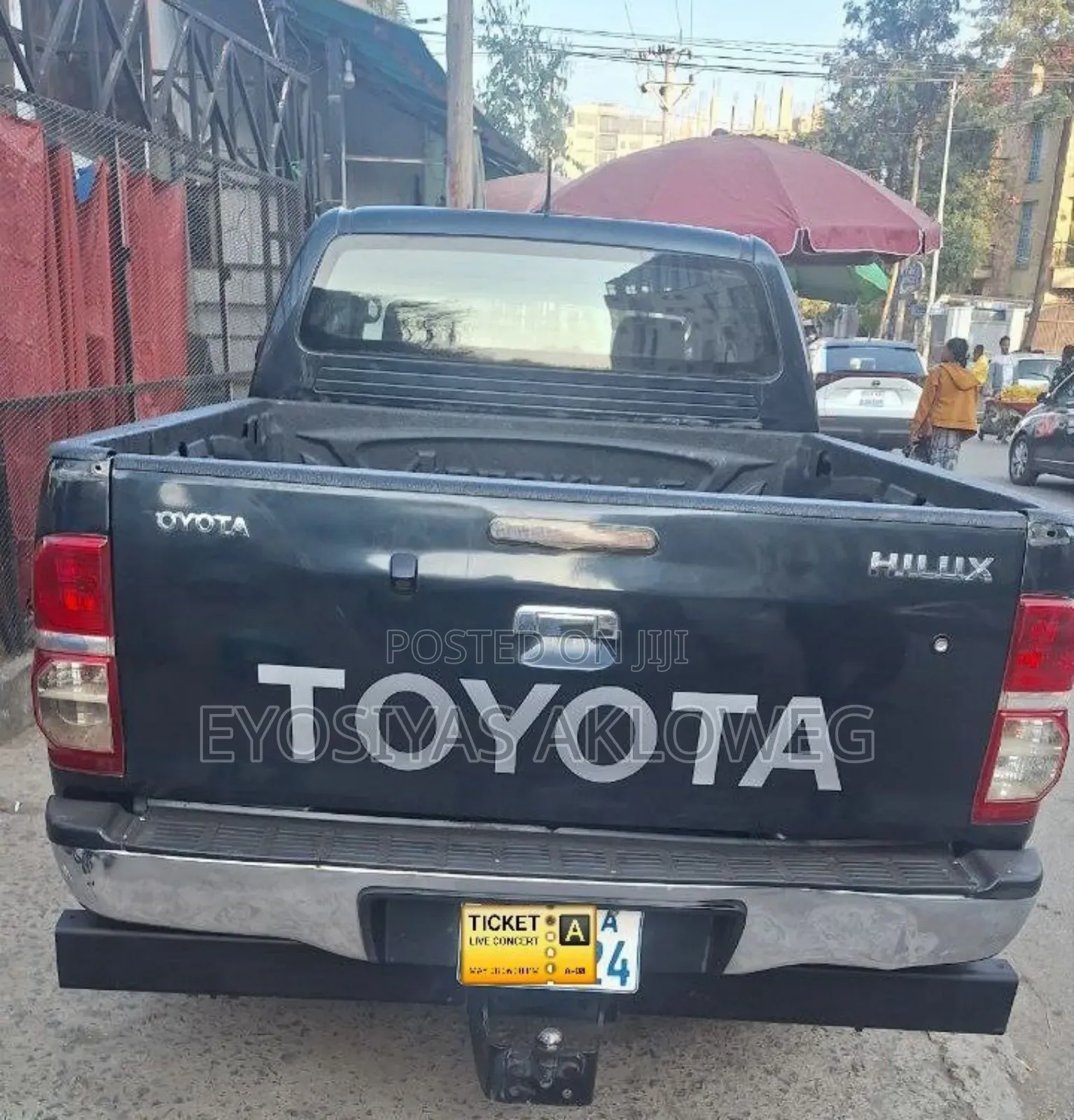 Toyota Hilux 2013 Black