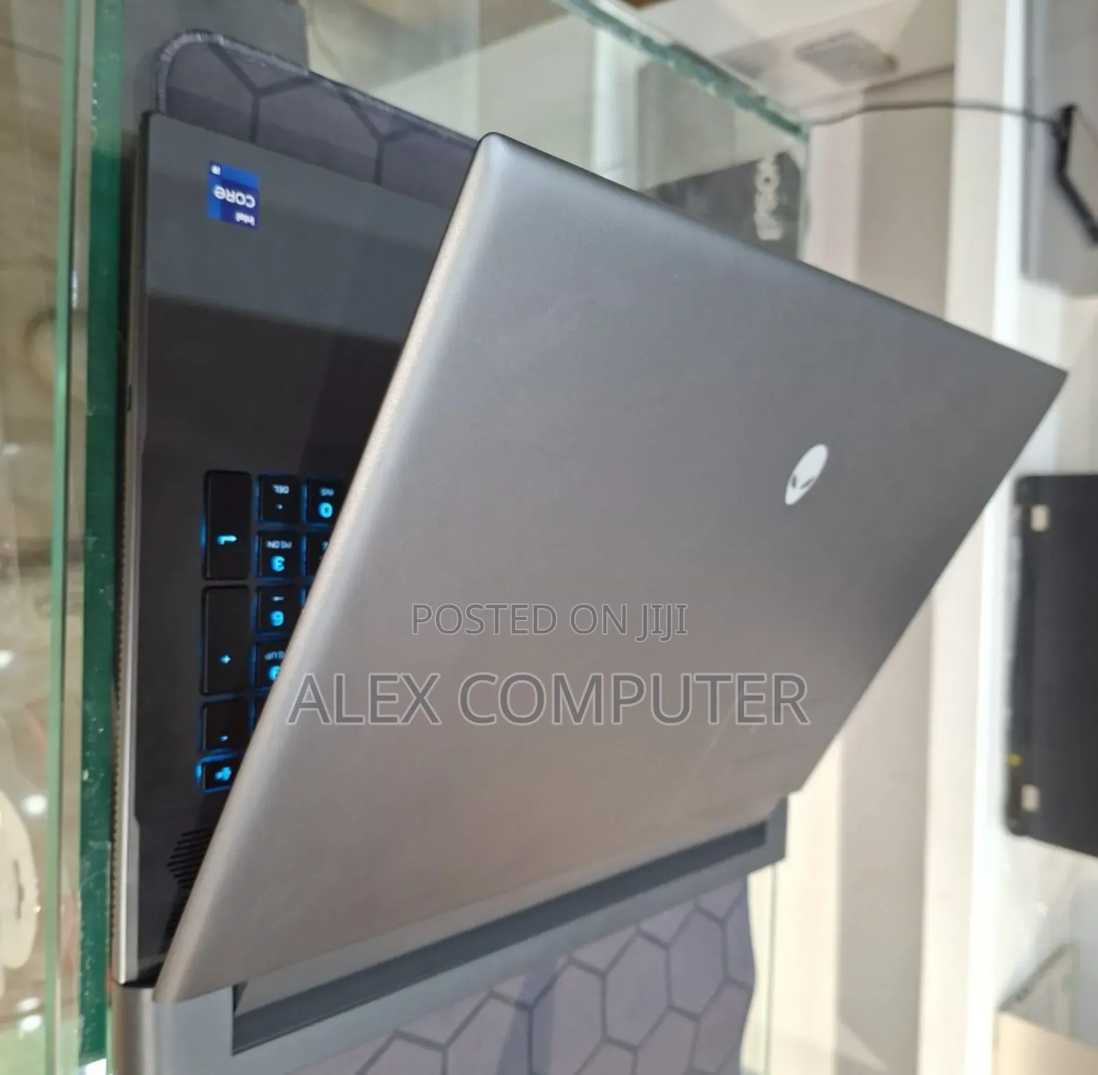 New Laptop Alienware M17x R2 32GB Intel Core I9 SSD 1T